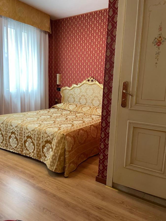 Hotel Apostoli Garden Velence Kültér fotó
