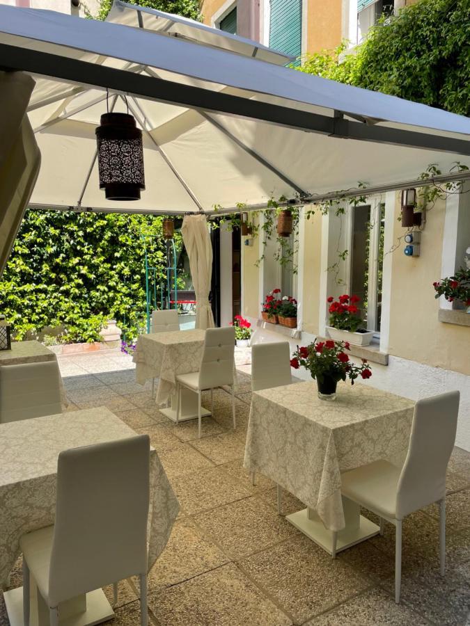 Hotel Apostoli Garden Velence Kültér fotó