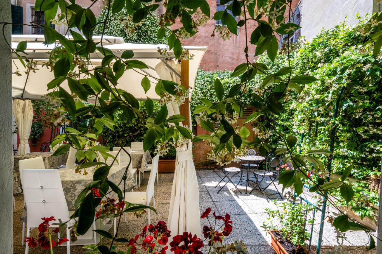 Hotel Apostoli Garden Velence Kültér fotó