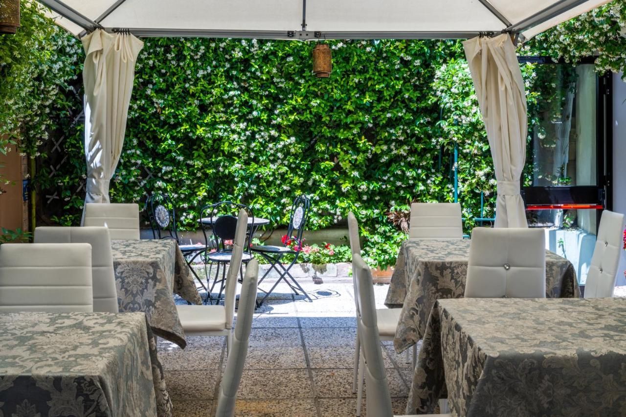 Hotel Apostoli Garden Velence Kültér fotó