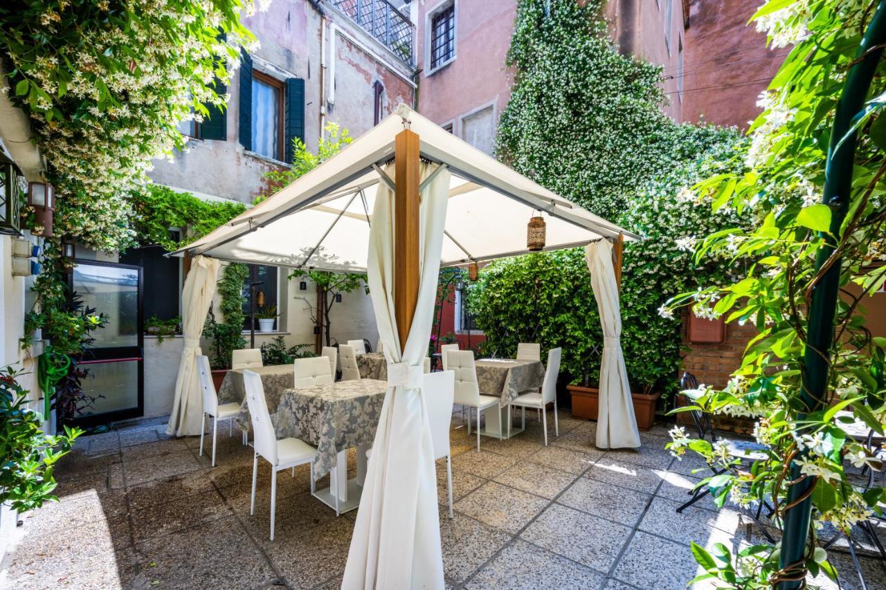 Hotel Apostoli Garden Velence Kültér fotó